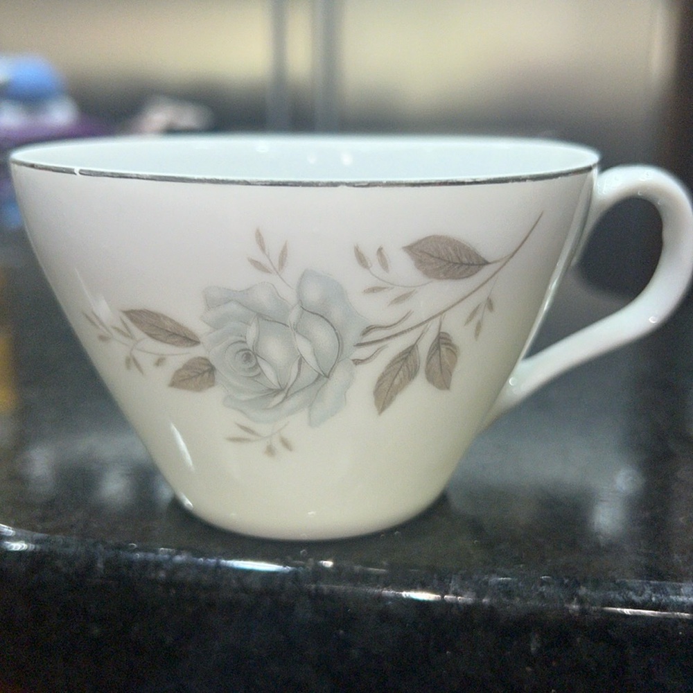 Windsor Rose China set of 4 tea cups